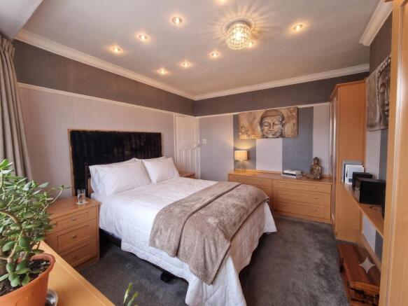 3 bed Semi-Detached for sale Image 7
