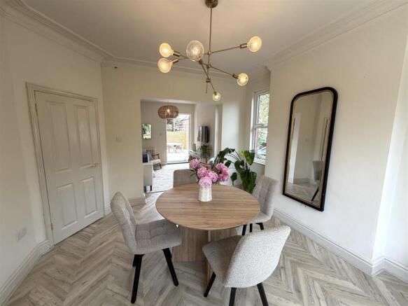3 Dining Room.jpeg