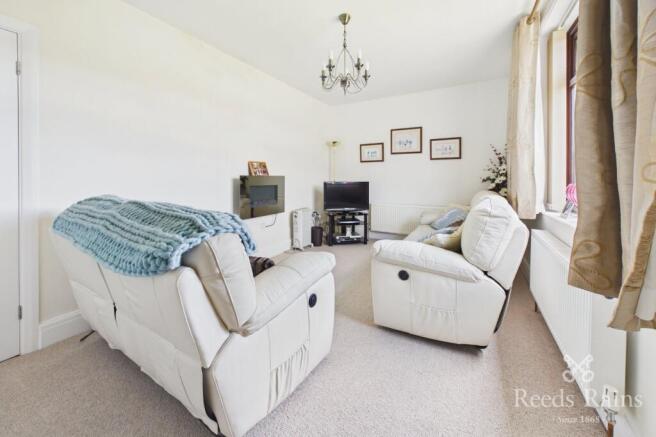 3 bed Bungalow for sale Image 4