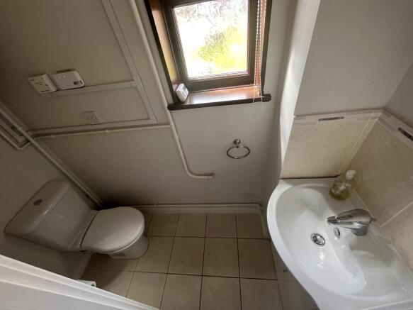 Cloakroom/wc