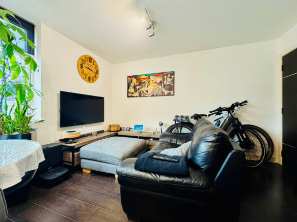 OPEN PLAN RECEPTION/KITCHEN ONE