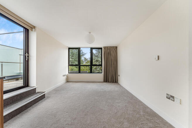 14 New Leys Court-16