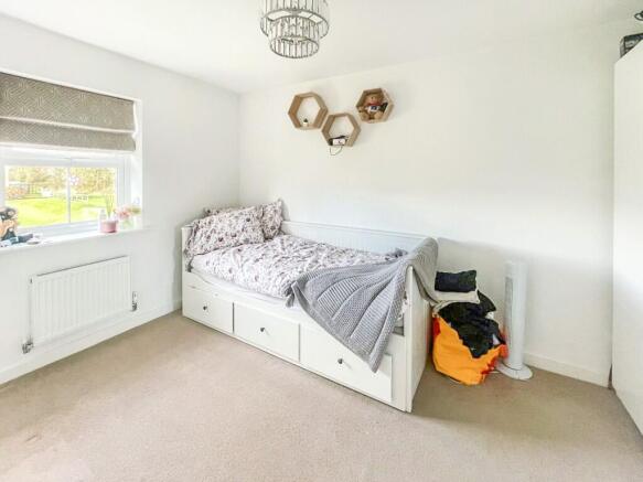 3 bed Semi-Detached for sale Image 12