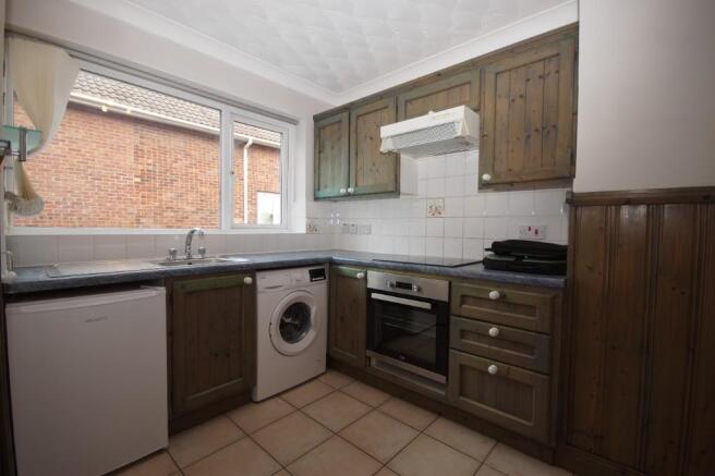 15a Carisbrooke Way