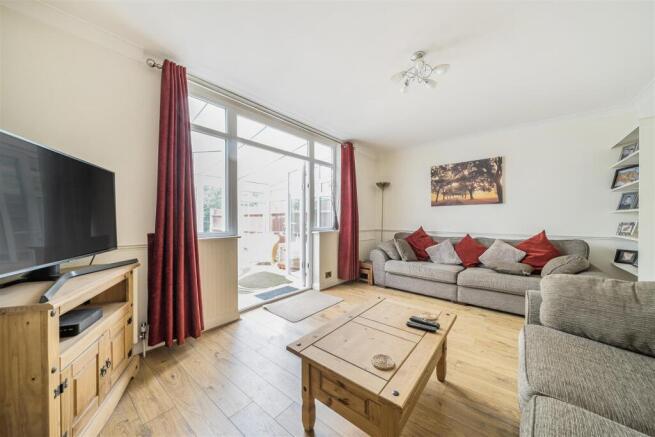 Frankland Road - Lounge.jpg