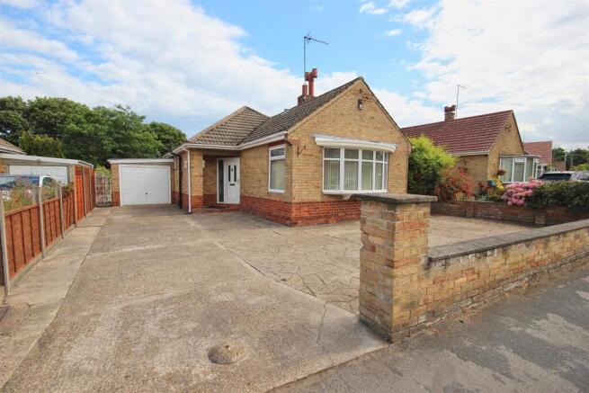 2 bed Detached Bungalow for sale Image 12