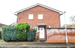 19, Hawkesbury Close, Redditch B98 9JR