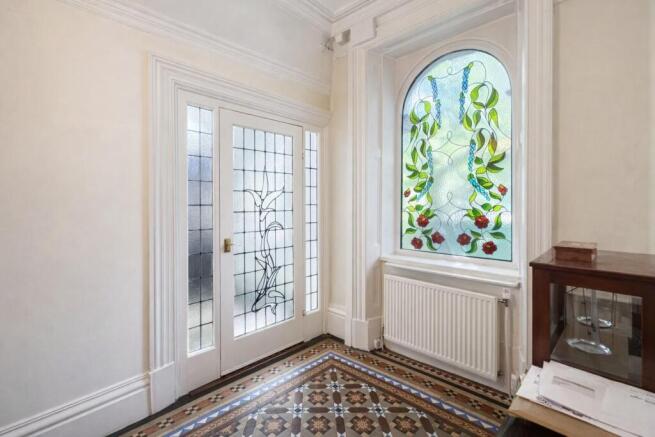 6 bed Semi-Detached for sale Image 4