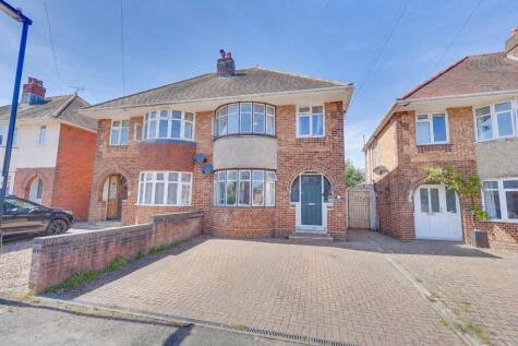 Temple Gardens, Woolston
