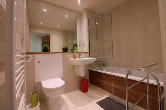 1 bed Apartment to rent Image 12