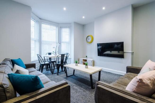 7 bed Terraced to rent Image 12