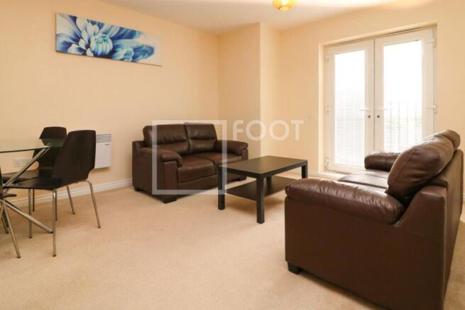 2 bed Apartment to rent Image 11
