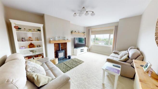 4 bed Semi-Detached for sale Image 6