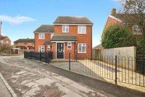 8, Gloucester Road, Newtown, Berkeley GL13 9NJ