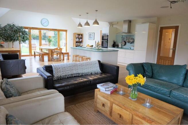 Lounge / Kitchen