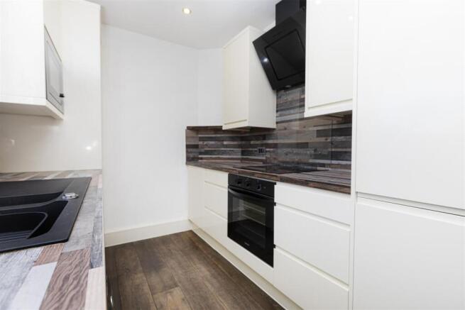 3 bed Terraced for sale Image 11