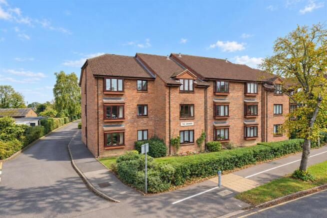 2 Bedroom House in WD5 0EL