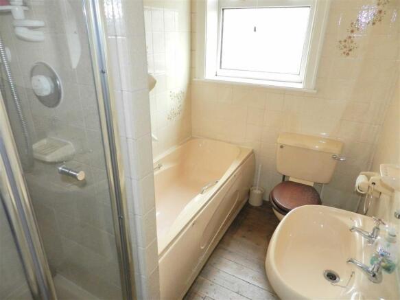 HOUSE BATHROOM