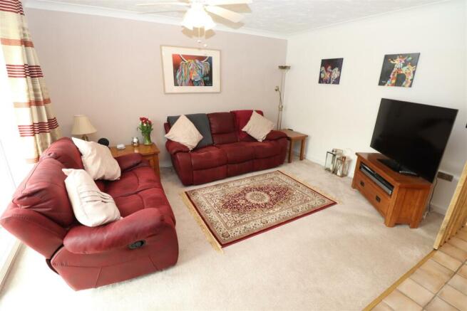 Lounge / Dining Room