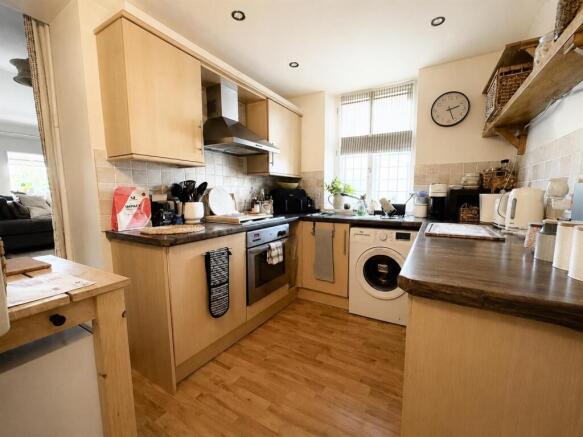 2 bed Duplex to rent Image 5