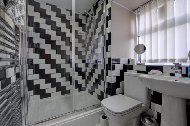 Bathroom - 5.jpg