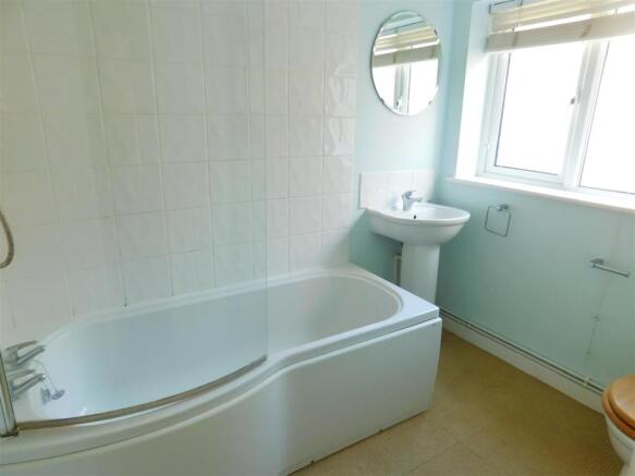 new bathroom.JPG