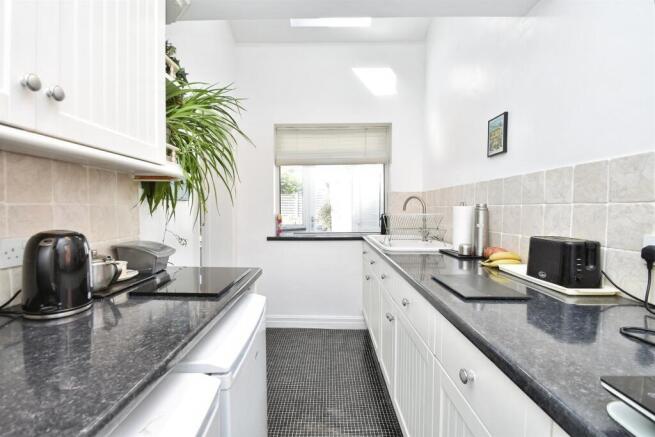 4 bed Detached Bungalow for sale Image 8