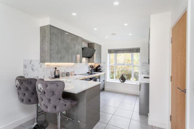 4 bed Detached for sale Image 10