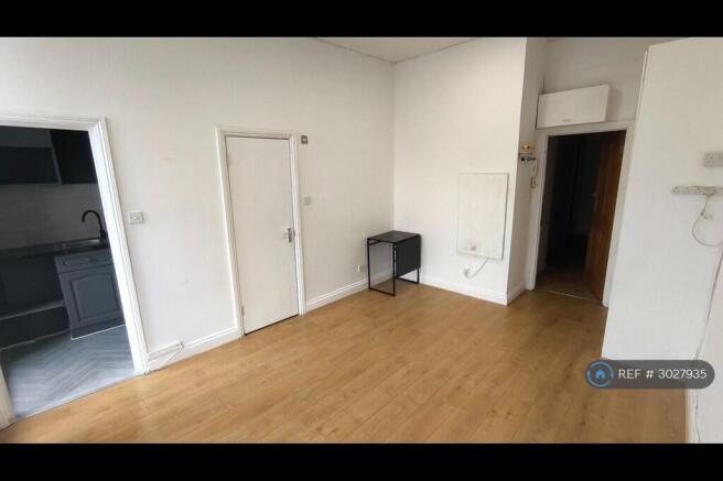 Studio Room