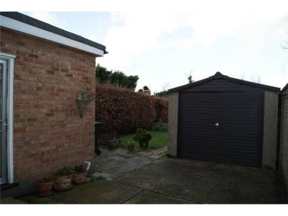 Detached garage