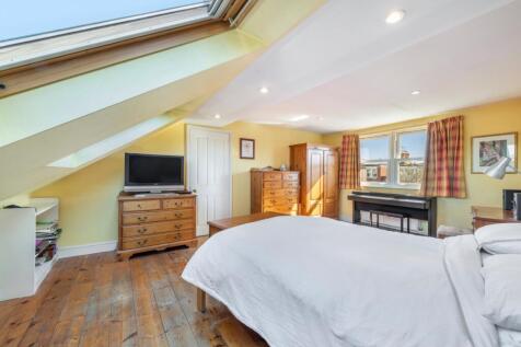 Oaklands Road,
East Sheen, SW14