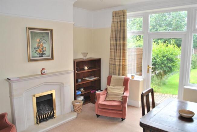 LOUNGE - REAR