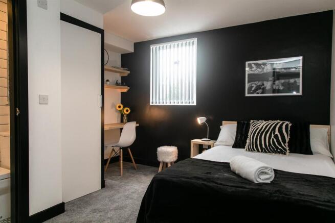 46 Dean St LR-18.jpg