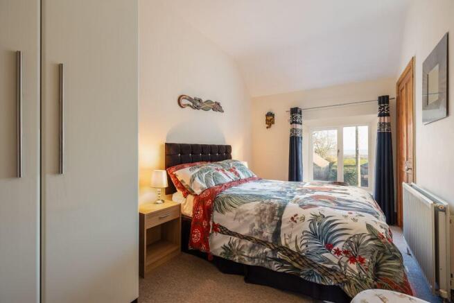4 bed Semi-Detached for sale Image 11