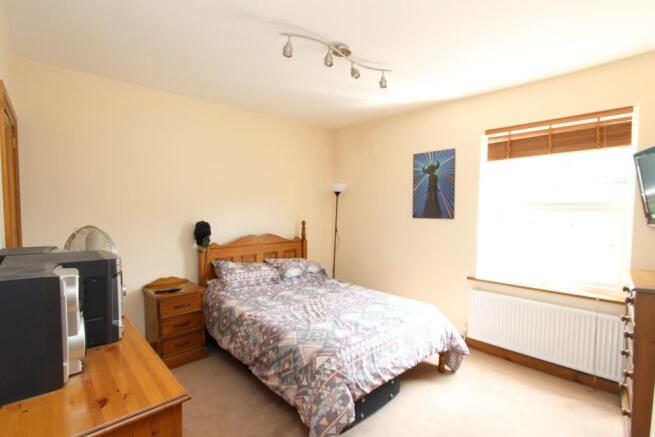 Bedroom 1.jpg