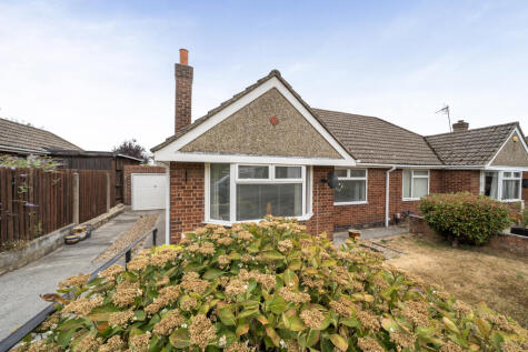 Farleigh Crescent, Lawn, Swindon, SN3 1JY