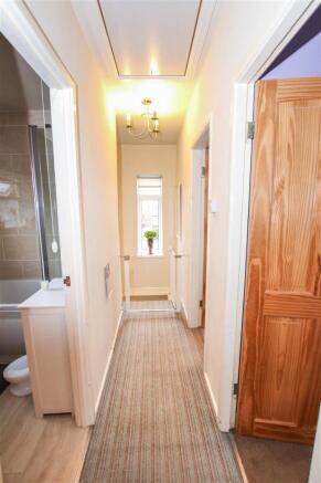 FIRST FLOOR LANDING