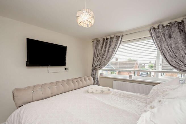 3 bed Semi-Detached for sale Image 8