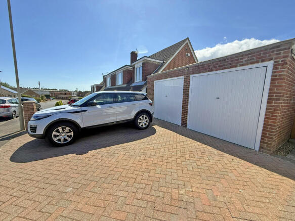 2 bed Semi-Detached Bungalow for sale Image 11