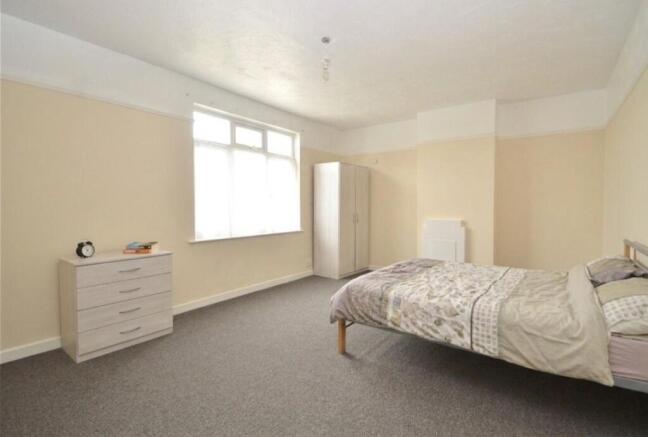 Bedroom 1.jpg