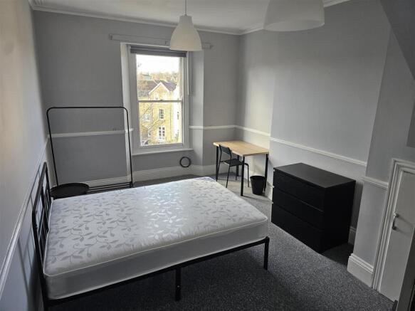 Double Bedroom 2.jpg