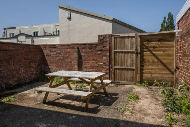 3WE Outside Area