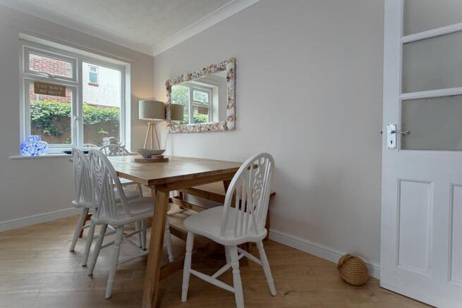 3 bed Ground Flat for sale Image 10