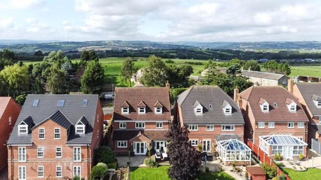 6 bed Detached for sale Image 4