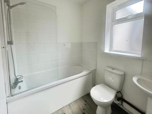 4 bed Terraced to rent Image 10