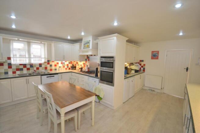 Kitchen/Breakfast Ro