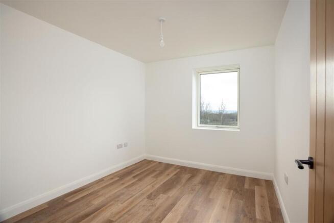 4 bed Semi-Detached for sale Image 9