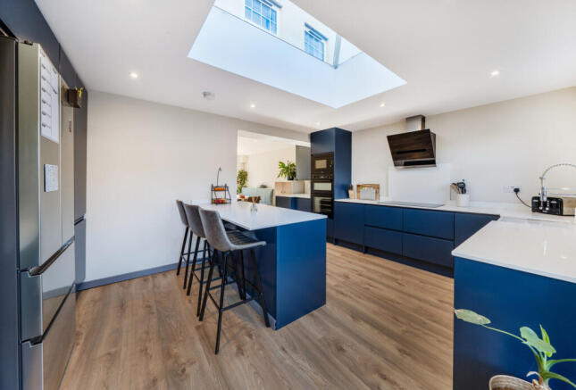 1358960-6-68da93a...