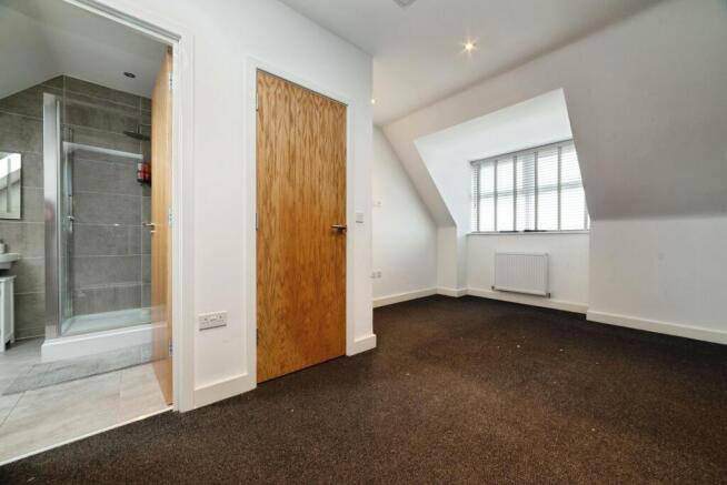 4 bed Semi-Detached for sale Image 9