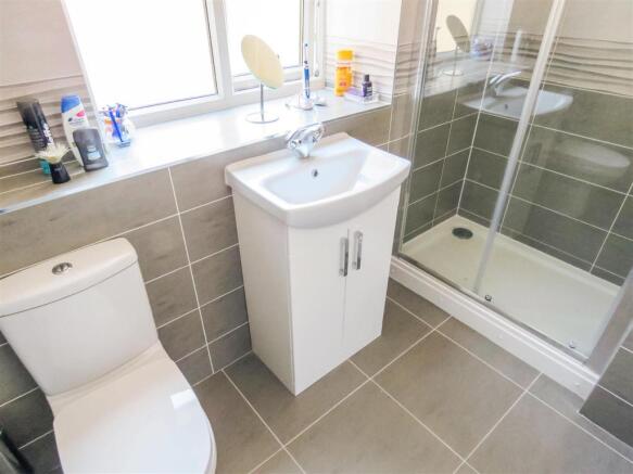 Shower Room.JPG